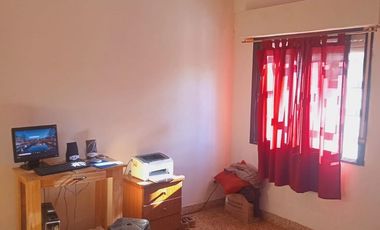 Muy linda casa con 5 dormitorios, gran ubicación Toma vehículo parte depago RETASADA