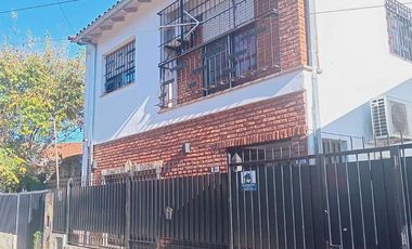 Muy linda casa con 5 dormitorios, gran ubicación Toma vehículo parte depago RETASADA