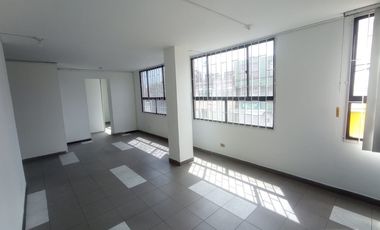 oficina en arriendo en la castellana. Cod A82048