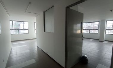 oficina en arriendo en la castellana. Cod A82048