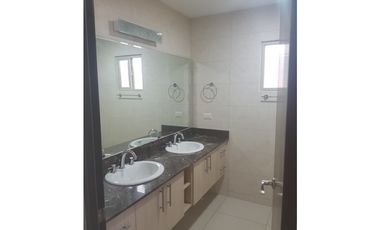 Se Alquila Casa en Costa Verde $ 1.250 AB