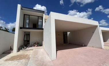 Casa en  Venta en Mérida lista para entrega en Privada con amenidades
