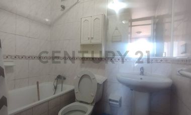Venta departamento amoblado con ubicación central