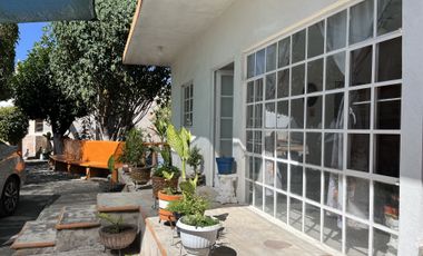 CASA CON ALBERCA, A UNOS MINUTOS DEL CENTRO DE YAUTEPEC, MORELOS