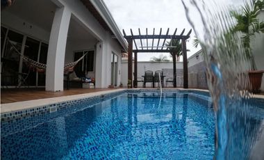 Venta de casa en Versalles / Costa Sur Ph Quintas de Versalles