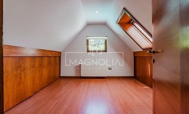 Casa en arriendo de 6 dorm. en Vitacura