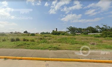 Terreno en Venta de 8,600 m2 en Av. Abraham Zabludovsky, Col. Pensiones, Coatzacoalcos, Veracruz.