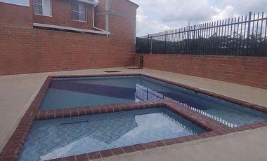 Mensaje
🏡 Casa en alquiler en Yumbo
Amplia casa de 2 pisos
Ideal para vivir con comodidad y tranquilidad. ¡Contáctanos!. Cod A19741