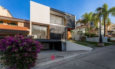 Casa de Lujo Nueva en Puerta de Hierro