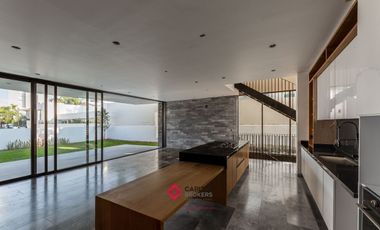 Casa de Lujo Nueva en Puerta de Hierro