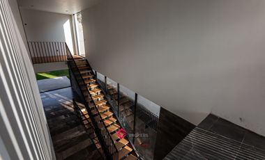 Casa de Lujo Nueva en Puerta de Hierro