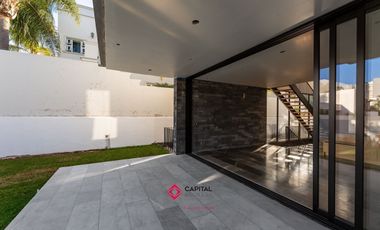 Casa de Lujo Nueva en Puerta de Hierro