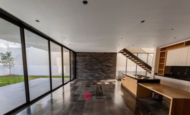 Casa de Lujo Nueva en Puerta de Hierro