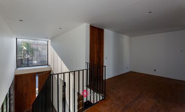 Casa de Lujo Nueva en Puerta de Hierro