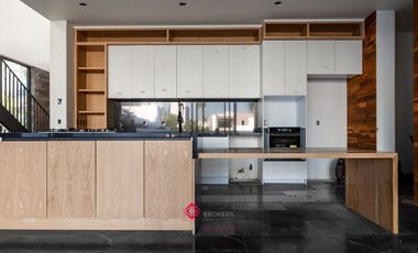 Casa de Lujo Nueva en Puerta de Hierro