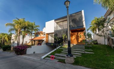 Casa de Lujo Nueva en Puerta de Hierro