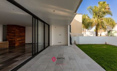 Casa de Lujo Nueva en Puerta de Hierro