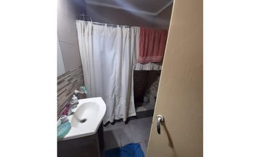 CASA INDIVISA CON LOCAL EN VENTA. VILLA UDAONDO