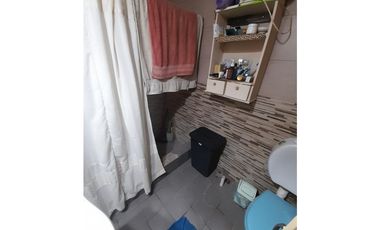 CASA INDIVISA CON LOCAL EN VENTA. VILLA UDAONDO