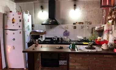 Casa para 2 Familias en venta en Lanus Oeste
