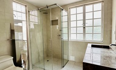 apartamento en arriendo en los rosales. Cod A286