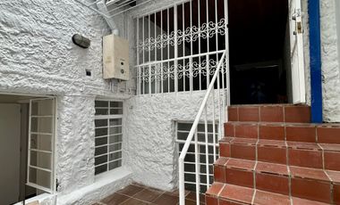 apartamento en arriendo en los rosales. Cod A286