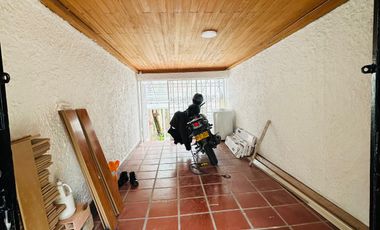 apartamento en arriendo en los rosales. Cod A286