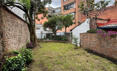 apartamento en arriendo en los rosales. Cod A286