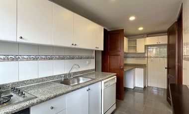 apartamento en arriendo en los rosales. Cod A286