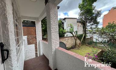 apartamento en arriendo en los rosales. Cod A286