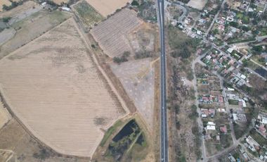 Terreno sobre carretera a Chapala