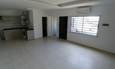 Departamento Tipo Casa en venta en Lanus Este