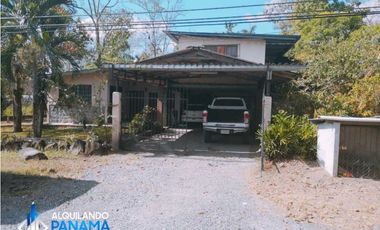 En venta casa grande en Bugaba, negociable!