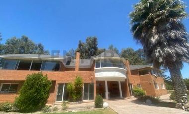 OPORTUNIDAD SE VENDE GRAN CASA CAMINO LONQUÉN