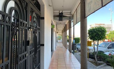 VENTA / PLAZA COMERCIAL / SOBRE AVENIDA PRINCIPAL / A 2OO MTS DE LOS ARCOS (QUERETARO)
