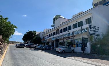 VENTA / PLAZA COMERCIAL / SOBRE AVENIDA PRINCIPAL / A 2OO MTS DE LOS ARCOS (QUERETARO)