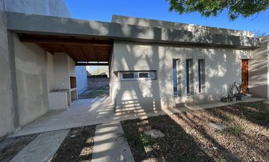 EN VENTA - CASA A ESTRENAR 2 DORMITORIOS - PROFESIONAL COUNTRY CLUB, FUNES