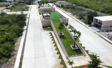 Terreno en venta Privada Entre Parques, Tixcuytún (35 y 62)