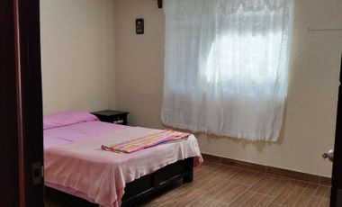 VENTA Casa con Departamento independiente, 2 o 3 recamaras, cisterna, portón.