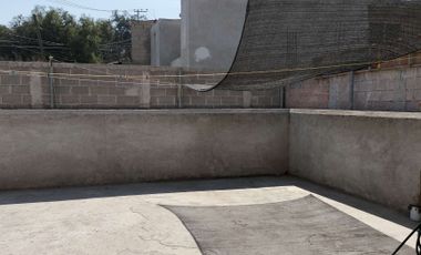 VENTA Casa con Departamento independiente, 2 o 3 recamaras, cisterna, portón.