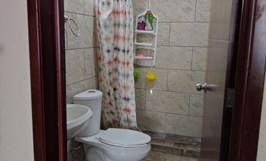 VENTA Casa con Departamento independiente, 2 o 3 recamaras, cisterna, portón.