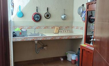 VENTA Casa con Departamento independiente, 2 o 3 recamaras, cisterna, portón.