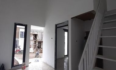 Rumah Baru Legalitas Aman Lokasi KOLONEL MASTURI CIMAHI Kota Bandung