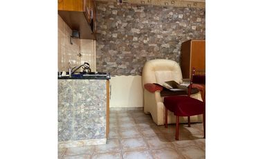 AV. POLLEDO 198, esquina Albarracín, Isidro Casanova, La Matanza