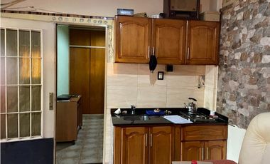 AV. POLLEDO 198, esquina Albarracín, Isidro Casanova, La Matanza