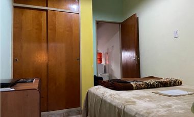 AV. POLLEDO 198, esquina Albarracín, Isidro Casanova, La Matanza