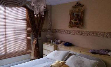 casa en venta en los alpes. Cod V9204