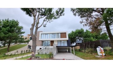 CASA EN VENTA COSTA ESMERALDA - MARITIMO II 22