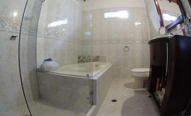 casa en venta en la floresta. Cod V22459