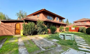 Casa en venta de 4 dorm. en Chicureo